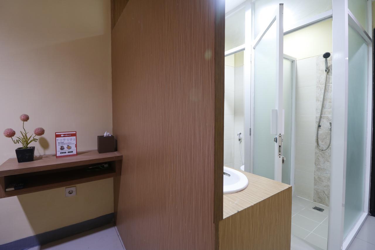 Reddoorz Near Itc Cempaka Mas Hotel Jakarta Exterior foto