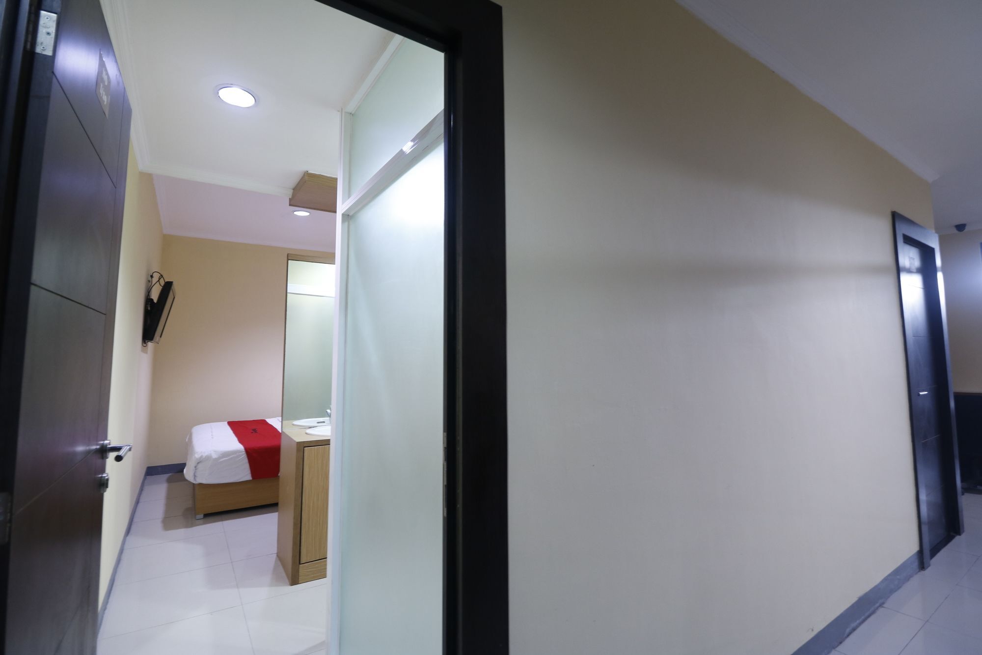Reddoorz Near Itc Cempaka Mas Hotel Jakarta Exterior foto