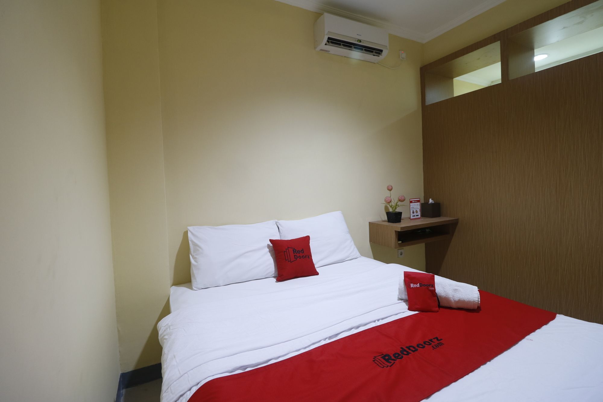 Reddoorz Near Itc Cempaka Mas Hotel Jakarta Exterior foto