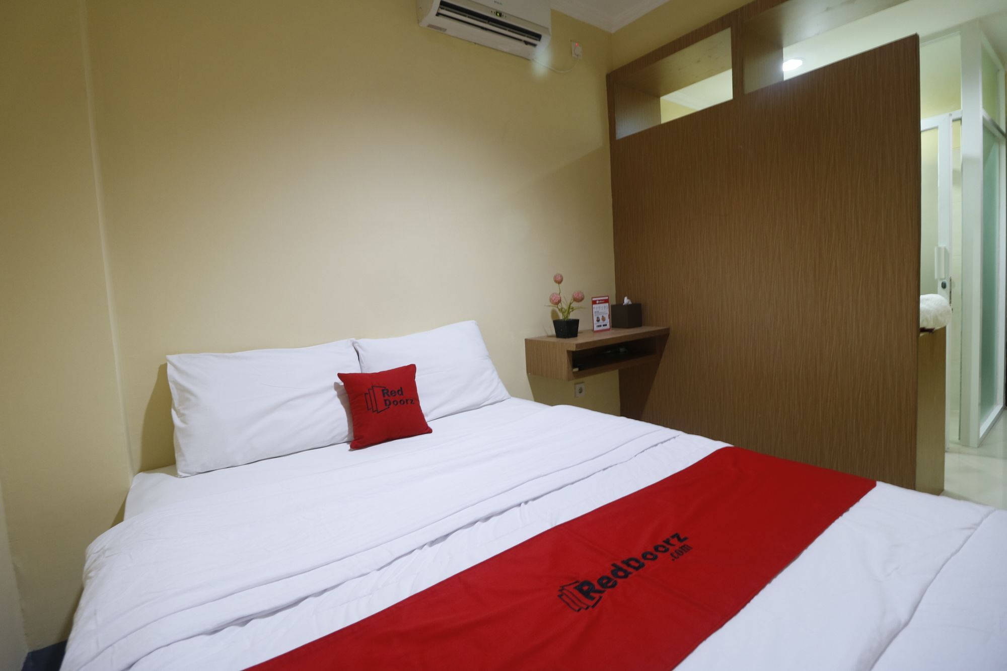 Reddoorz Near Itc Cempaka Mas Hotel Jakarta Exterior foto